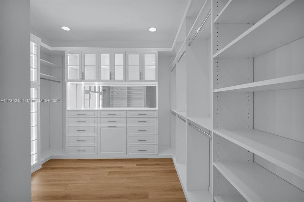 Property photo 3 of 3 <Alttext/>