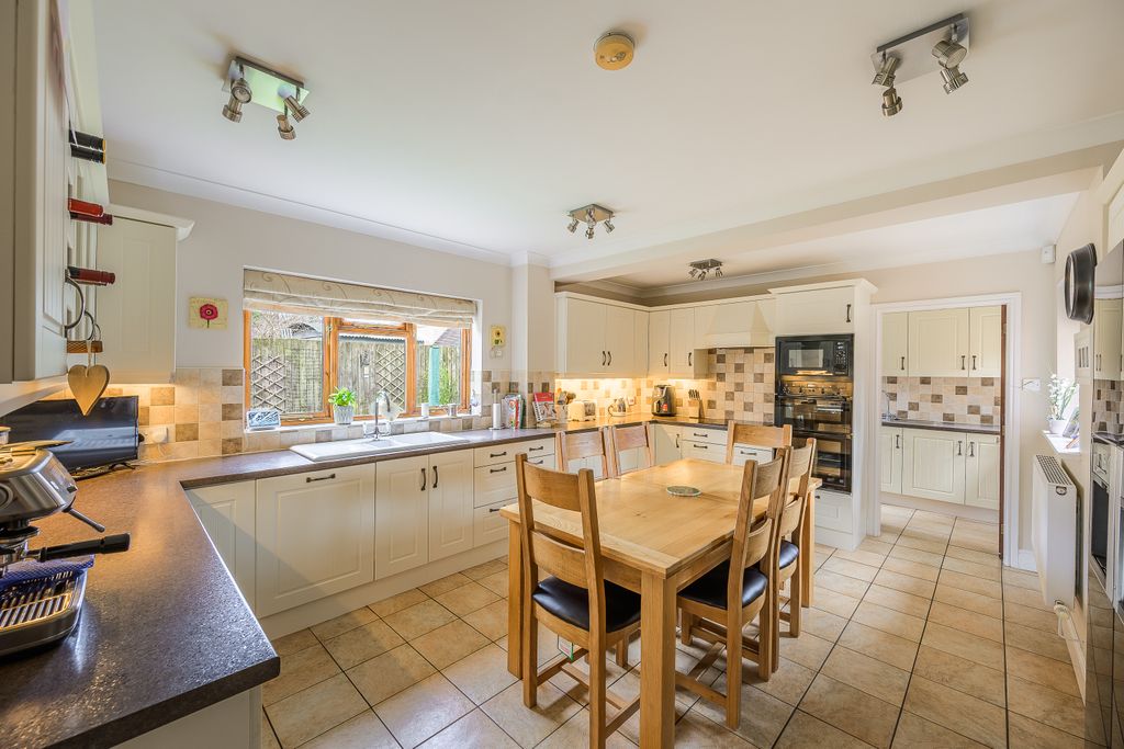 Property photo 3 of 47 Kitchen