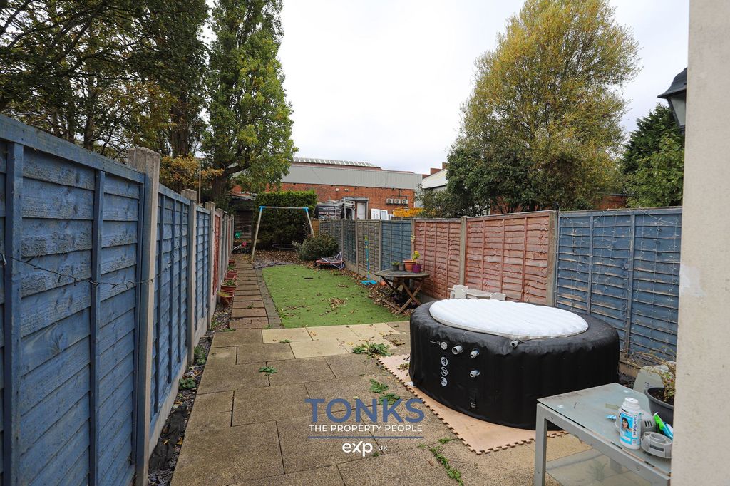 Property photo 2 of 12