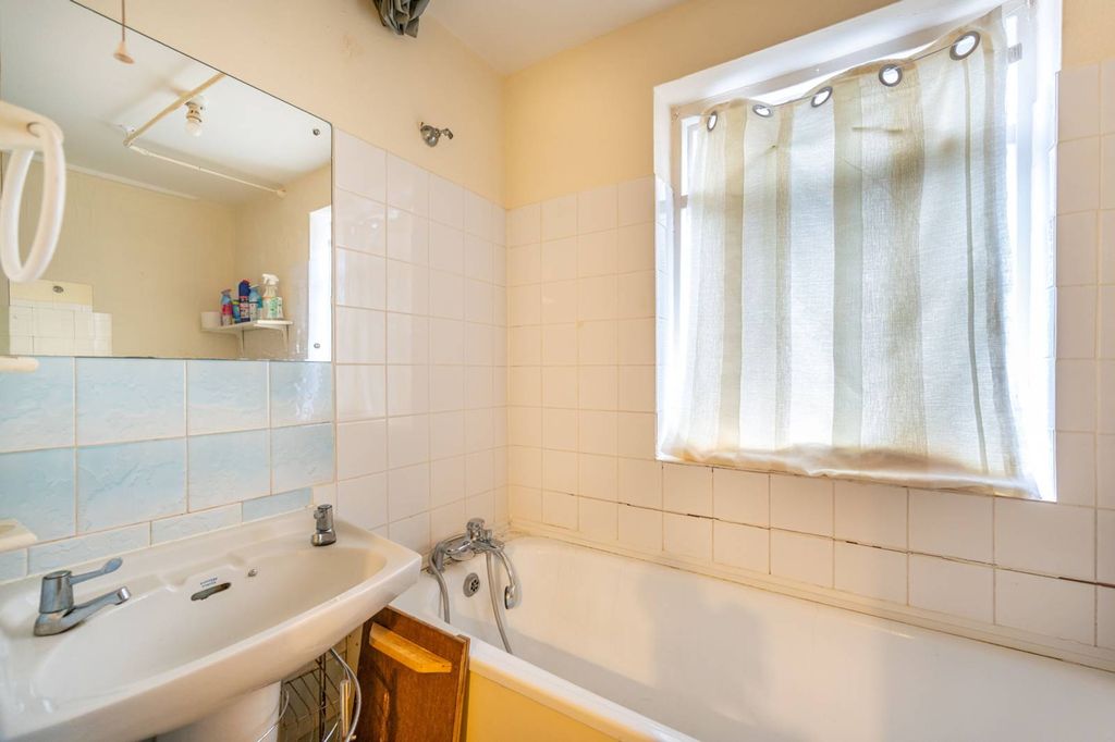 Property photo 1 of 4