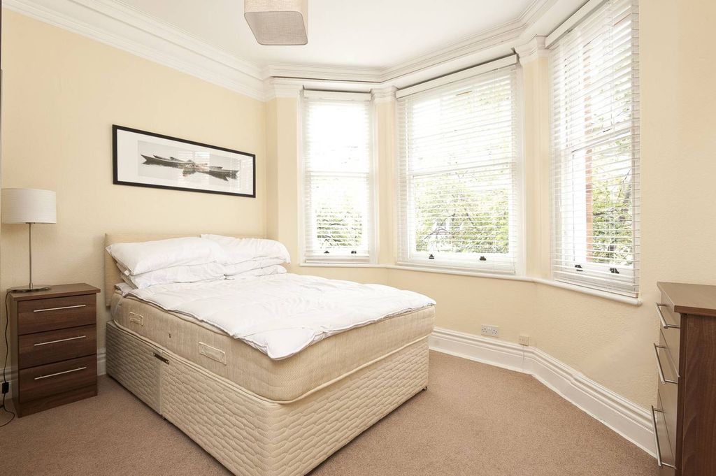 Property photo 3 of 6