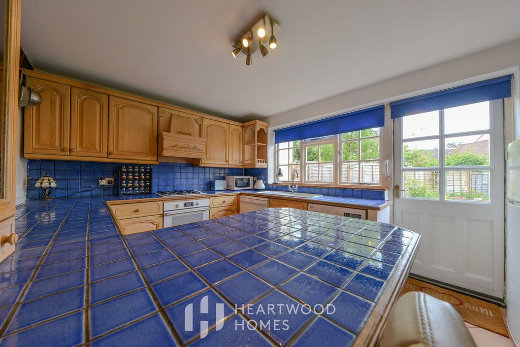 Property photo 3 of 23