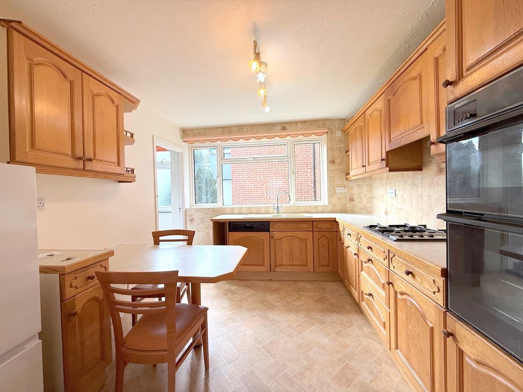 Property photo 3 of 10 Photo 9