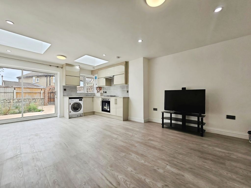Property photo 2 of 15 Reception/Kitchen