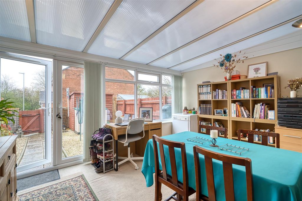 Property photo 2 of 9 Dining Room