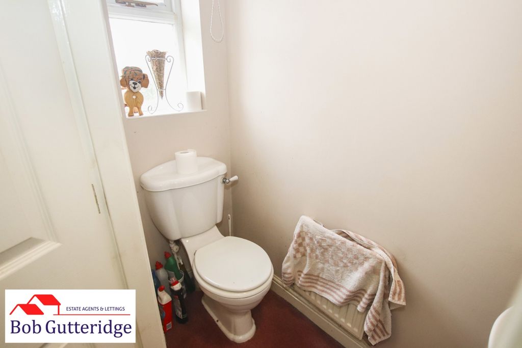 Property photo 3 of 29 Ground Floor WC