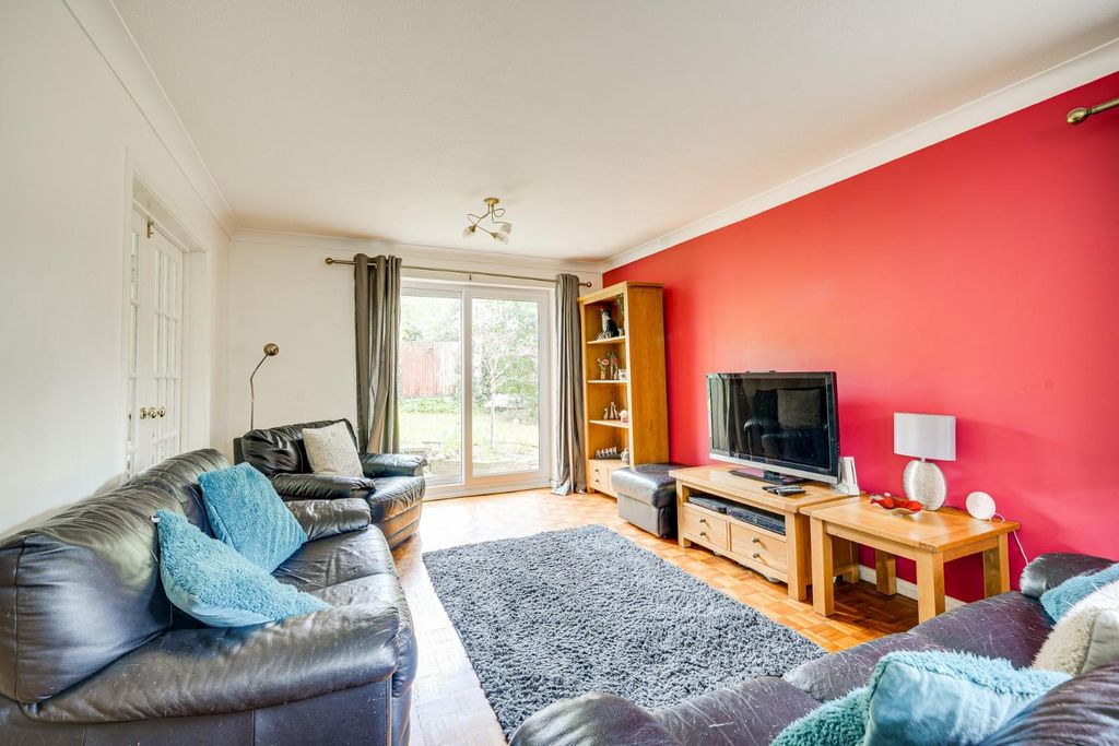 Property photo 2 of 26