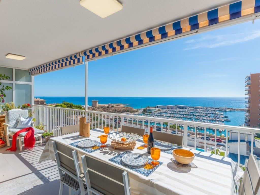 Property photo 1 of 36 Elegant Renovated Corner Flat With Panoramic Sea Views In El Campello
