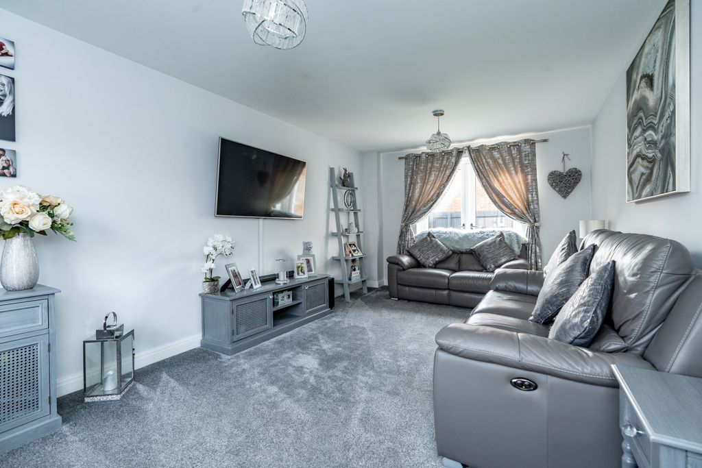 Property photo 2 of 17 6