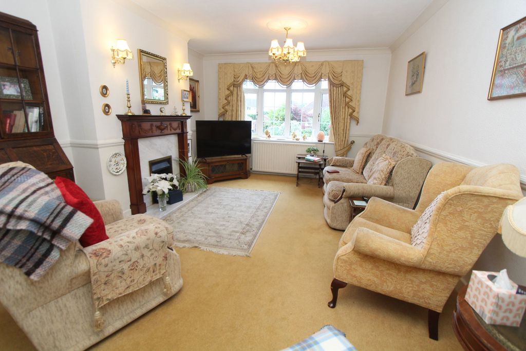 Property photo 2 of 20