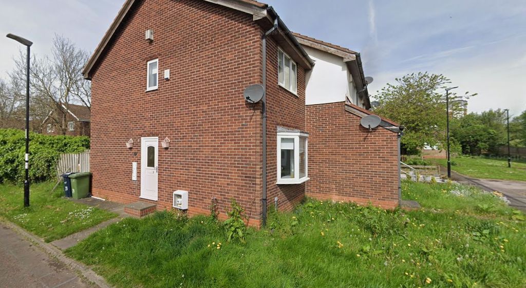 Property photo 1 of 2