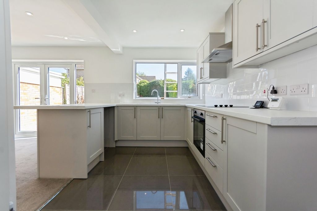 Property photo 2 of 17 Photo