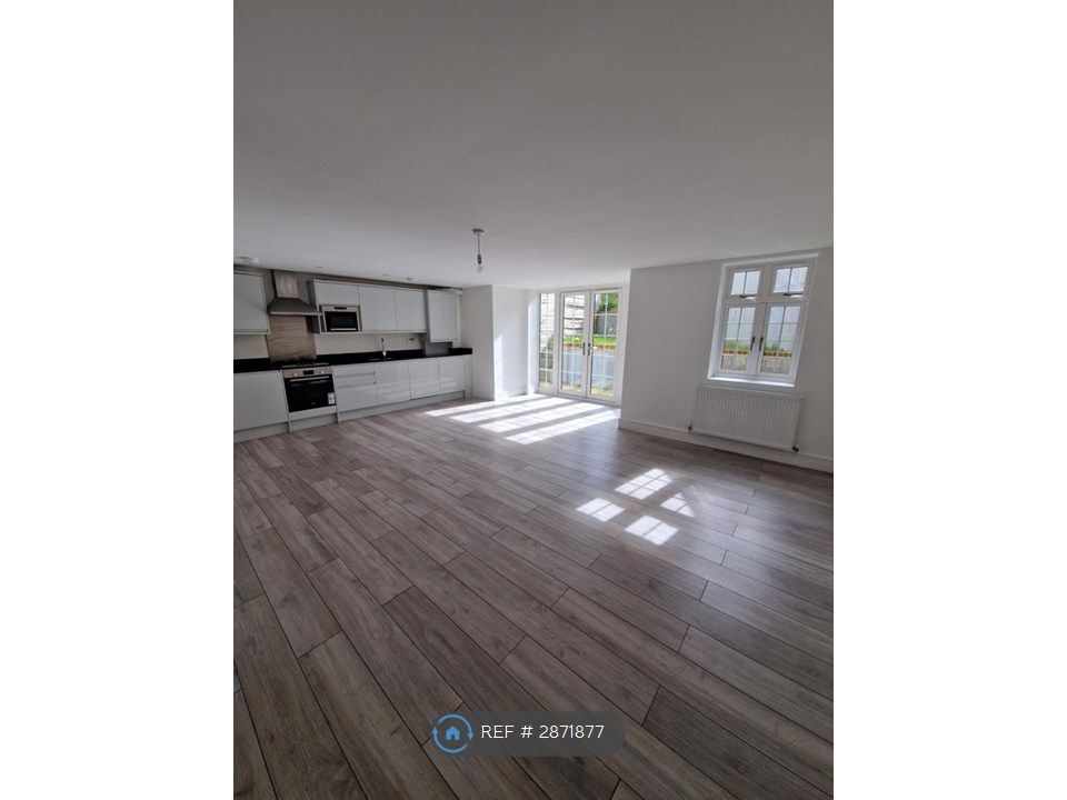 Property photo 3 of 9 Lounge