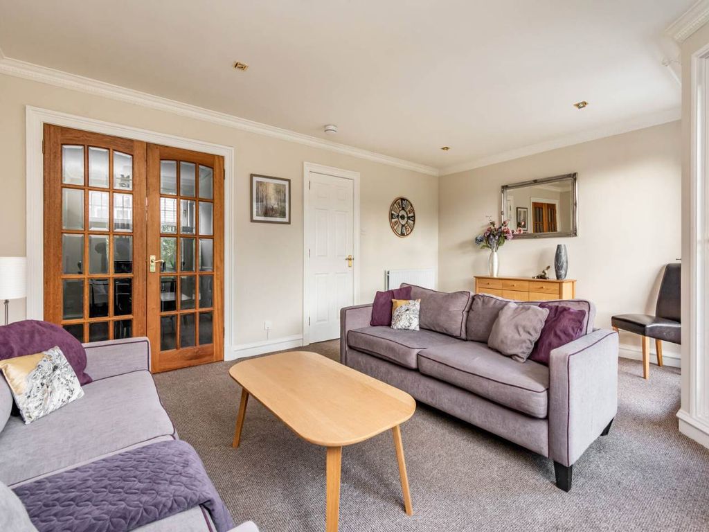 Property photo 3 of 20 68746_21-Belfordmews-016