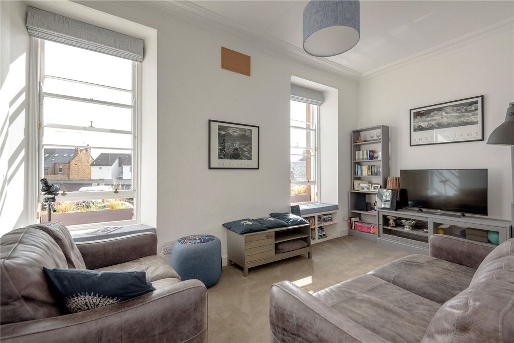 Property photo 1 of 20 8/5 Quality Street