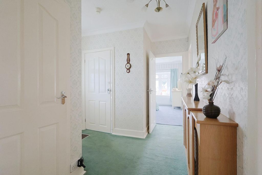 Property photo 2 of 17 Hallway