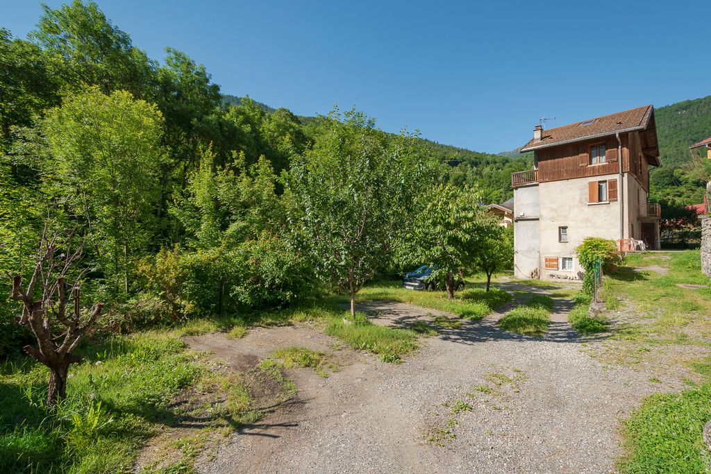 Property photo 3 of 5