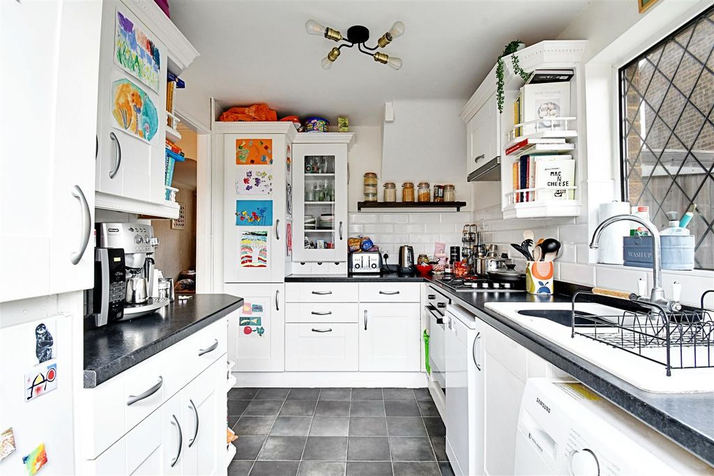 Property photo 3 of 25 Kitchen 1.Jpg