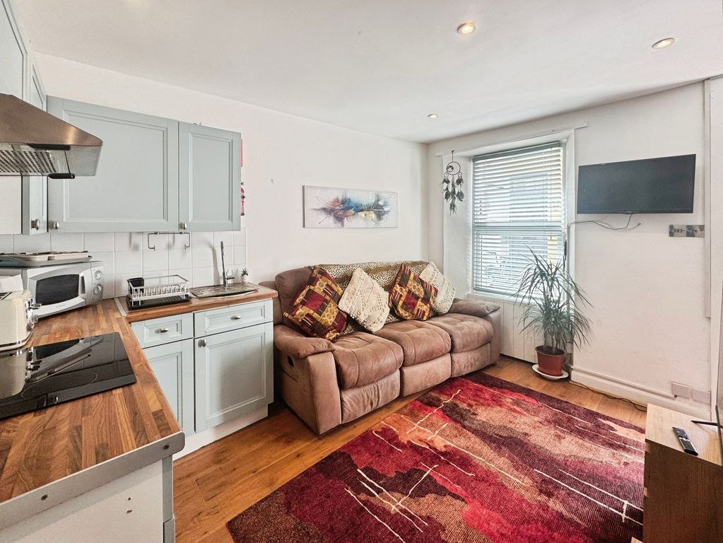 Property photo 2 of 24 Pbox-Img.Jpg