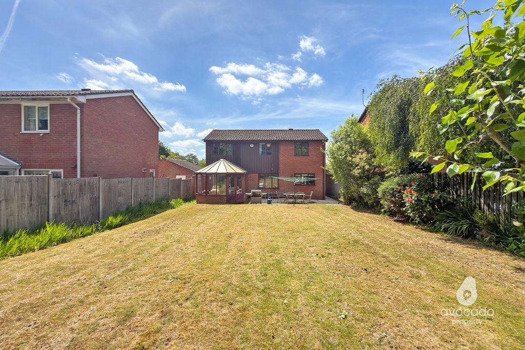 Property photo 2 of 18 4989864