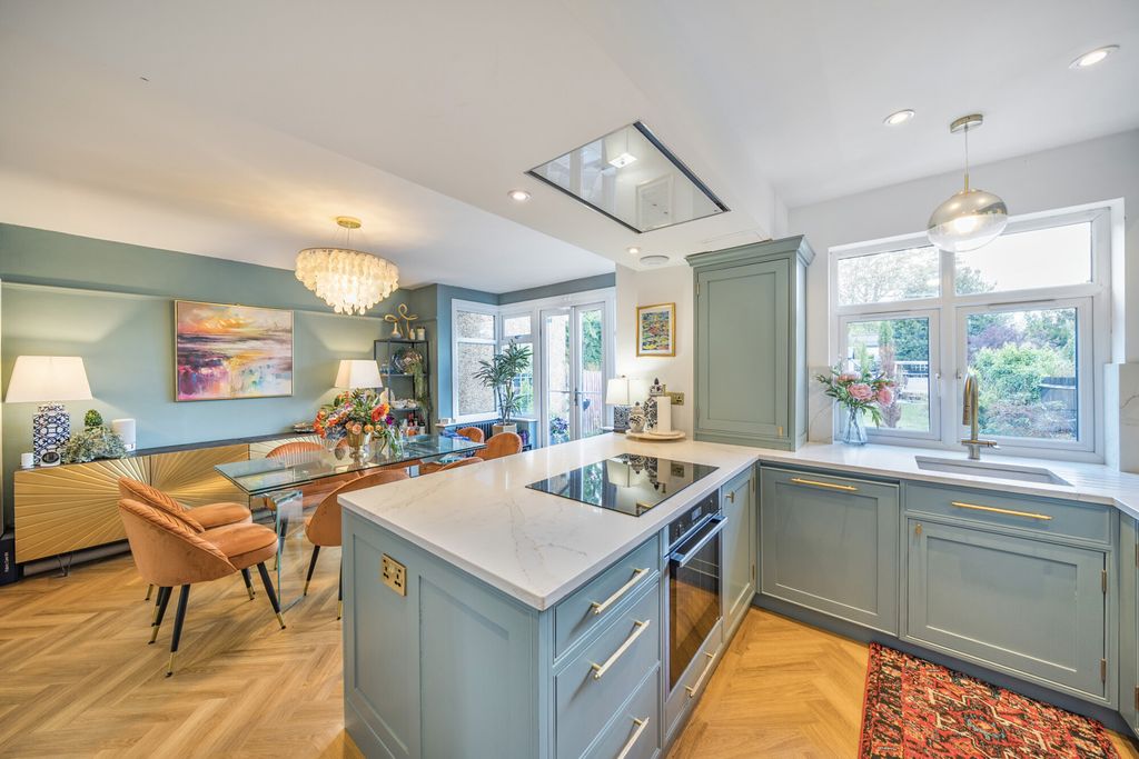 Property photo 3 of 17 1353822-16-68c44A...