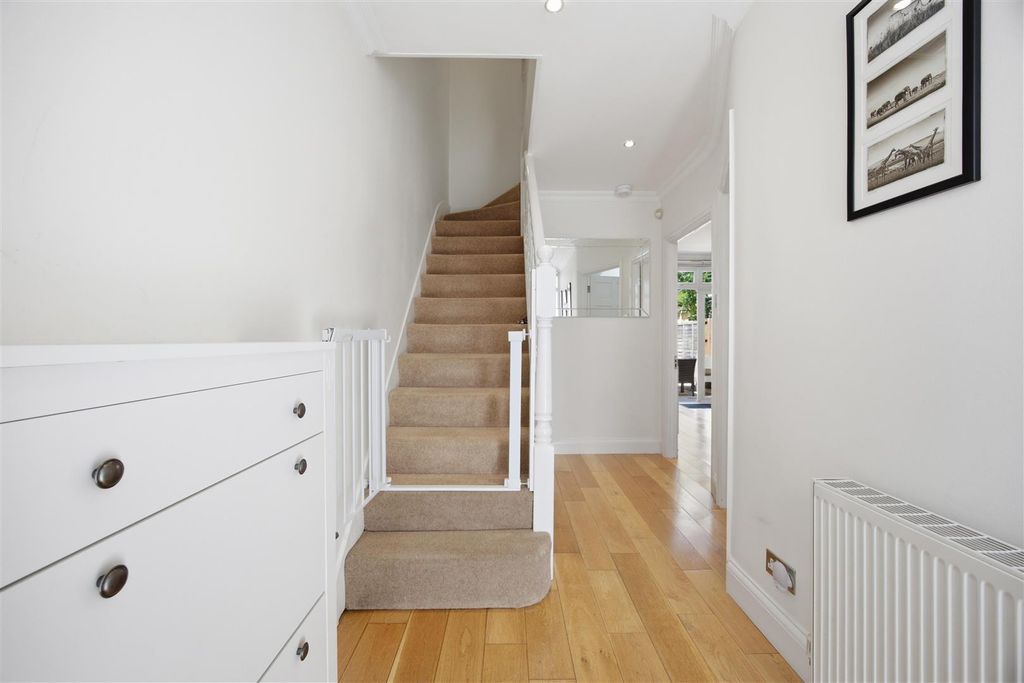 Property photo 2 of 13 Hallway