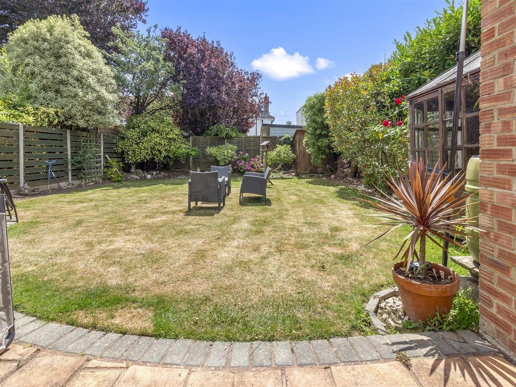 Property photo 3 of 21 4 Robson Road-005.Jpg