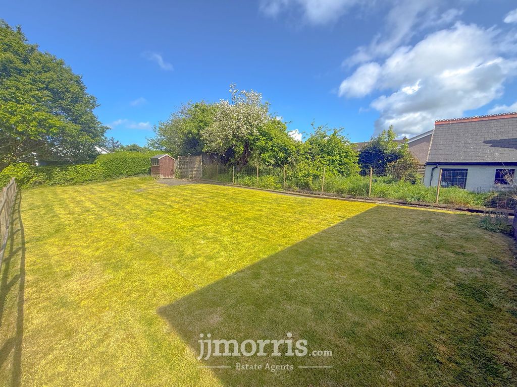 Property photo 2 of 25