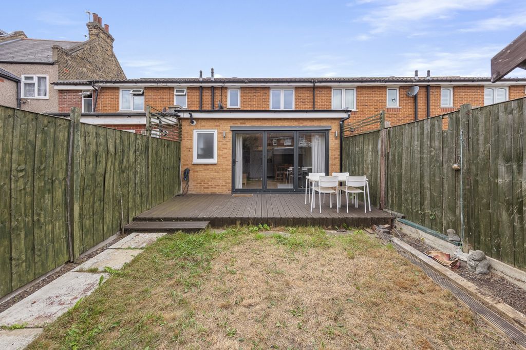 Property photo 3 of 14 094A2844