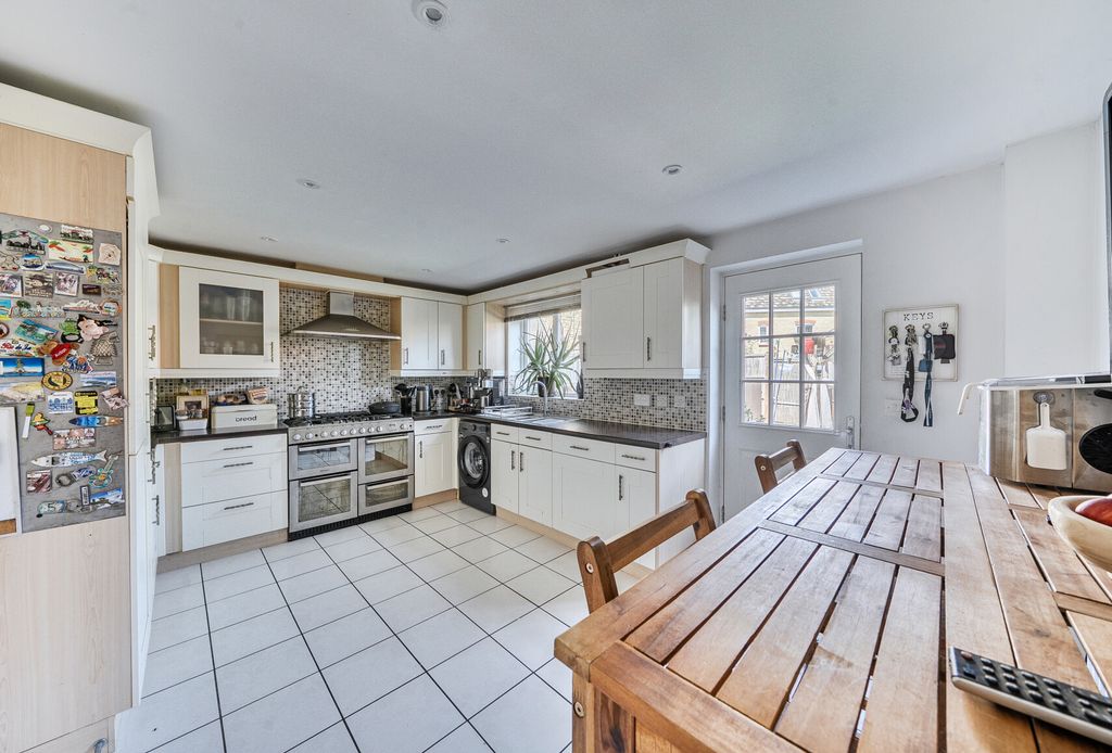 Property photo 3 of 14 1470813-3-6A202E7...
