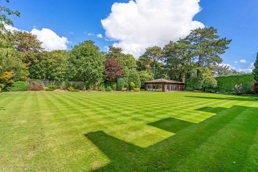 Property photo 2 of 26