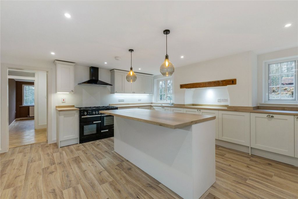 Property photo 3 of 19 Picture No. 30