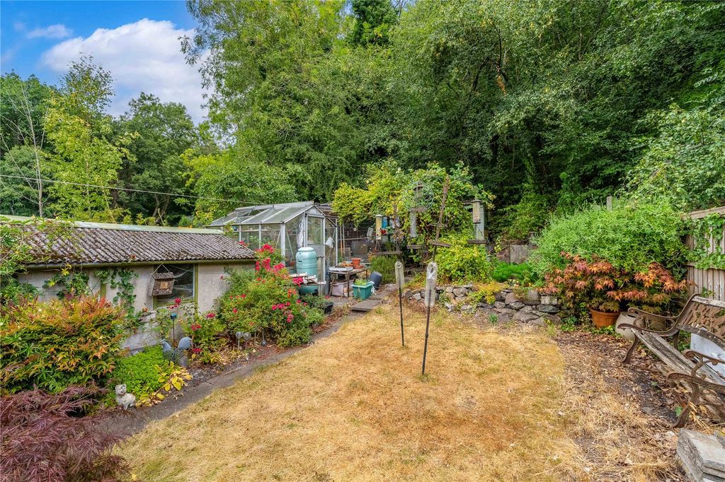 Property photo 3 of 29 Picture No. 27