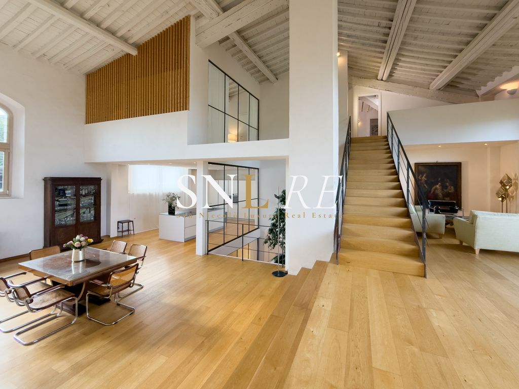 Property photo 2 of 26