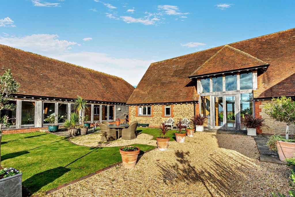 Property photo 2 of 24 Picture No. 20