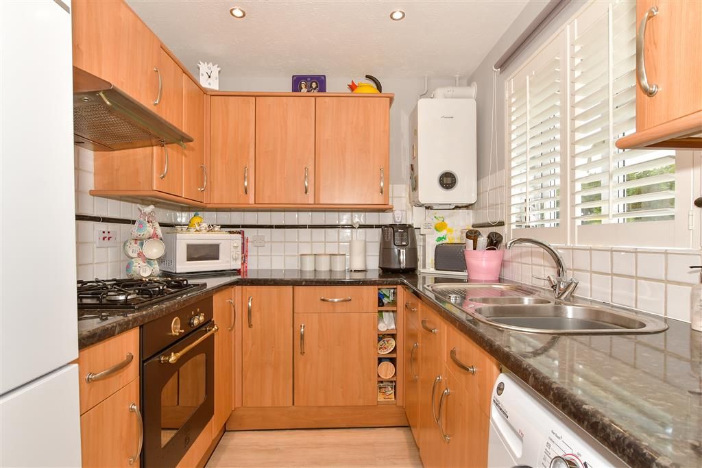 Property photo 1 of 11 Kitchen