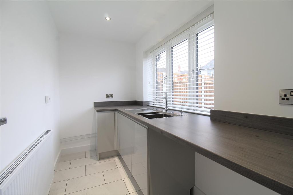 Property photo 2 of 29 7 Utility Room.Jpg