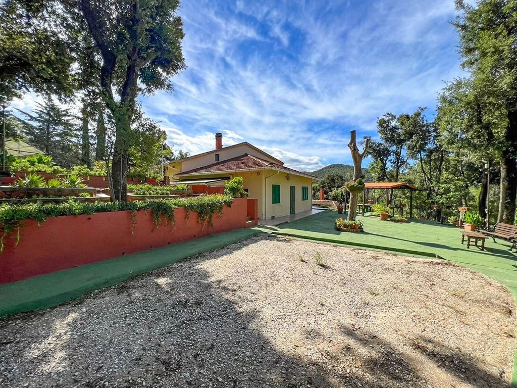 Property photo 2 of 24