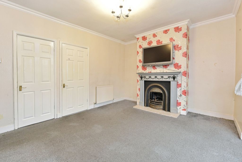 Property photo 2 of 17 Photo