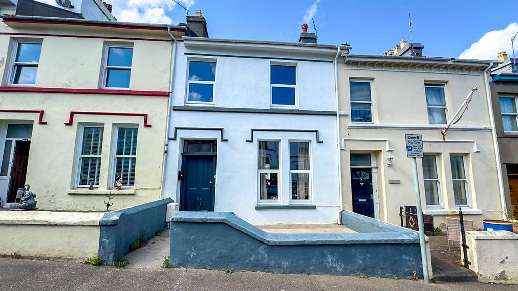 Property photo 1 of 11 7 Grafton Street, Douglas (26).Jpg