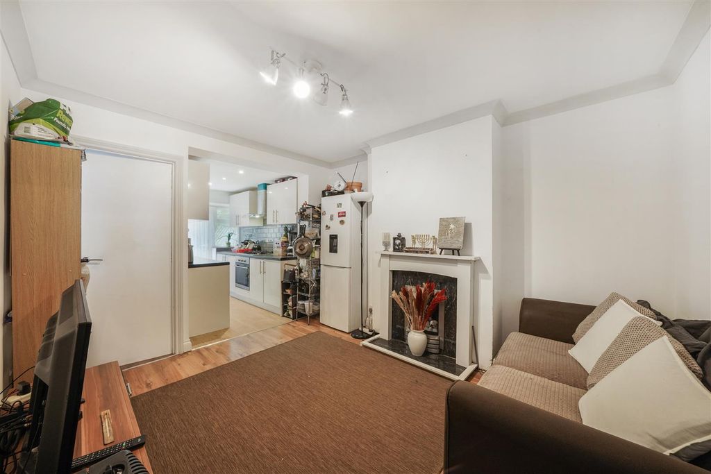 Property photo 2 of 15 7 Rosewood Avenue - Qb7Eixypecgwsuxmokfn.Jpg