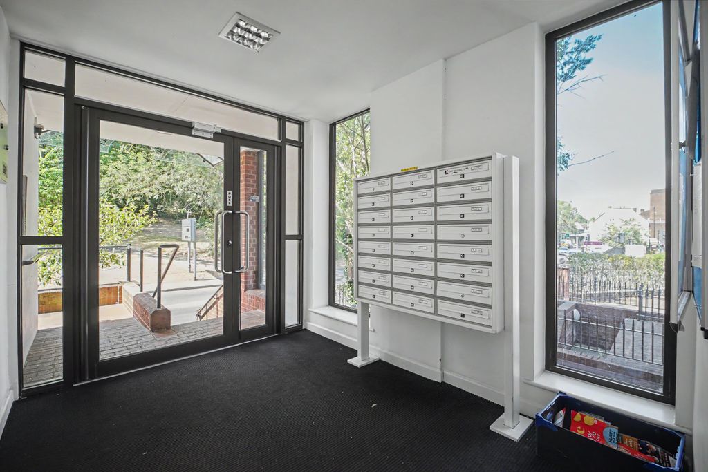Property photo 2 of 16 21 Novellus Court, 61 South Street, Epsom Kt18 7Px