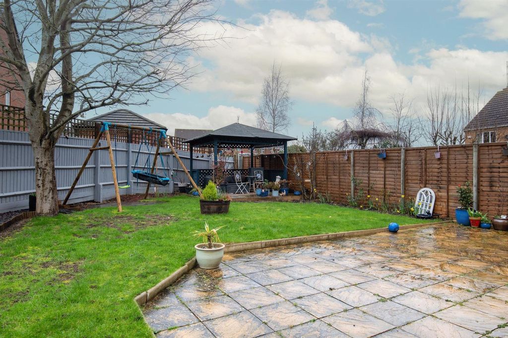 Property photo 2 of 27