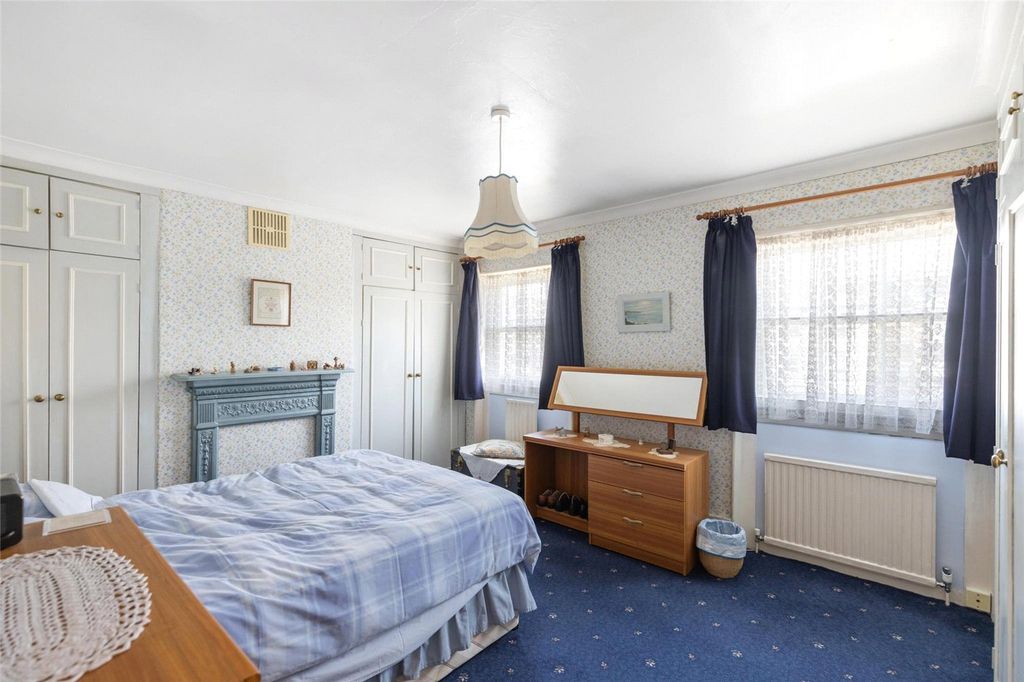 Property photo 3 of 16 Picture No. 13