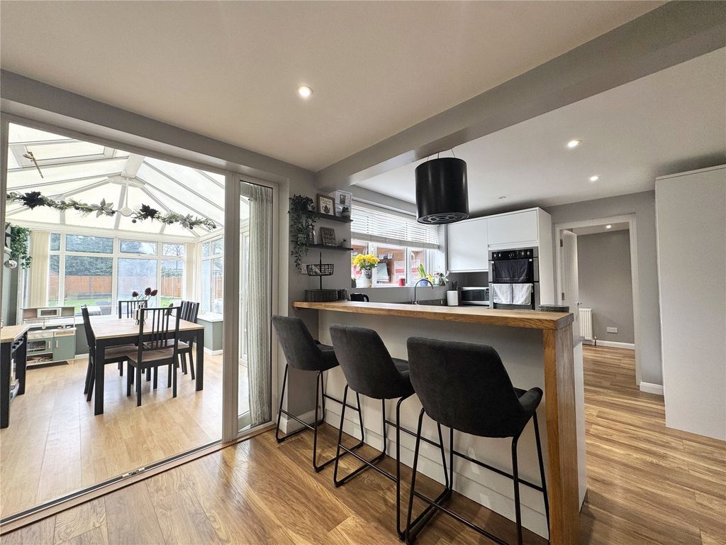 Property photo 2 of 17 Picture No. 11