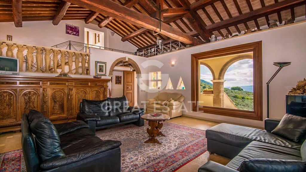 Property photo 2 of 25 Interiors