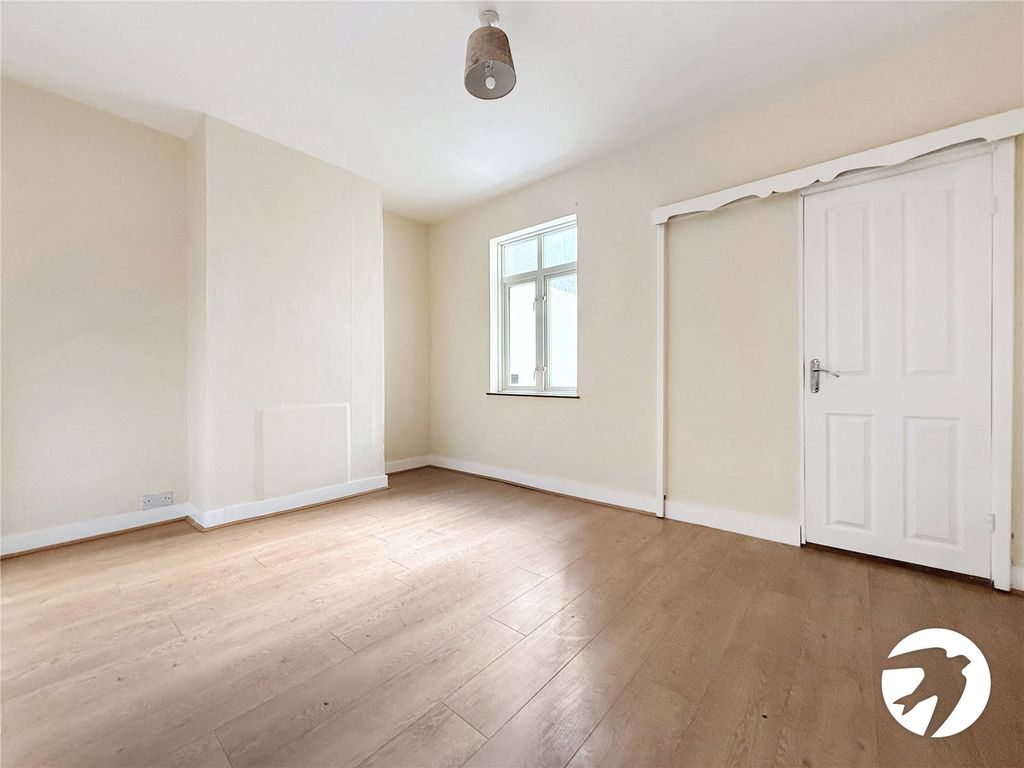 Property photo 3 of 8 Picture No. 07