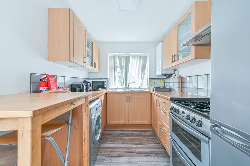 Property photo 1 of 9