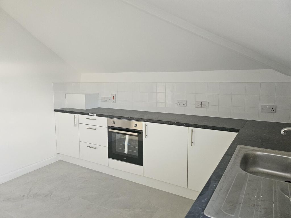 Property photo 1 of 7 Kitchen