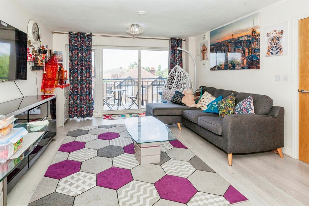 Property photo 2 of 15